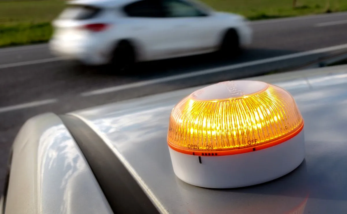 Od 1 stycznia nowe obowiązkowe wyposażenie auta. Rezygnują z trójkątów