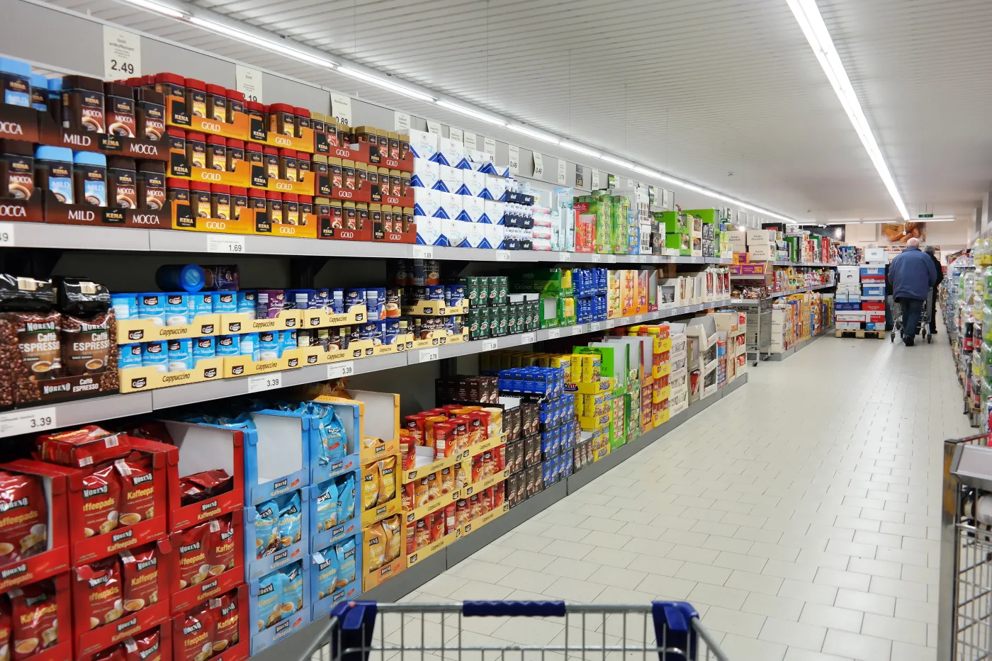 Nordhorn,,Germany,-,December,23:,Shelves,With,A,Variety,Of