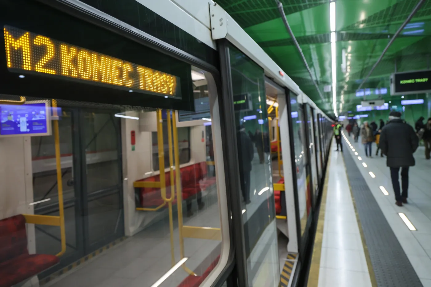 Awaria metra M2 w Warszawie. Pociągi nie dojeżdżają na Bemowo