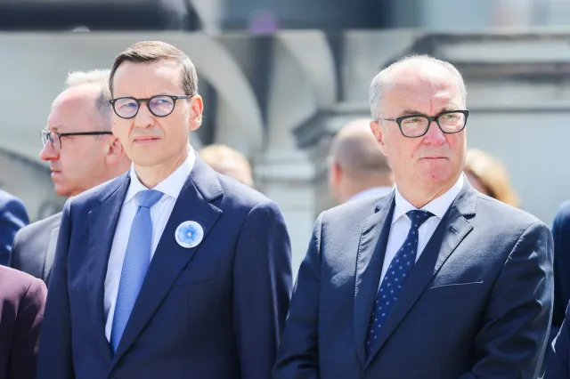 Awantura w Sejmie. Morawiecki atakuje Czarzastego, a posłowie krzyczą "precz z komuną"