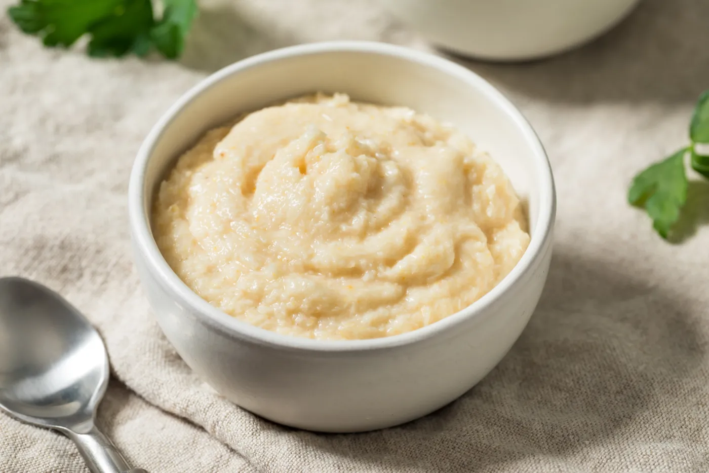 Seniorzy powinni jeść codziennie. Poprawia smak mięs i działa jak eliksir na żołądek i stawy