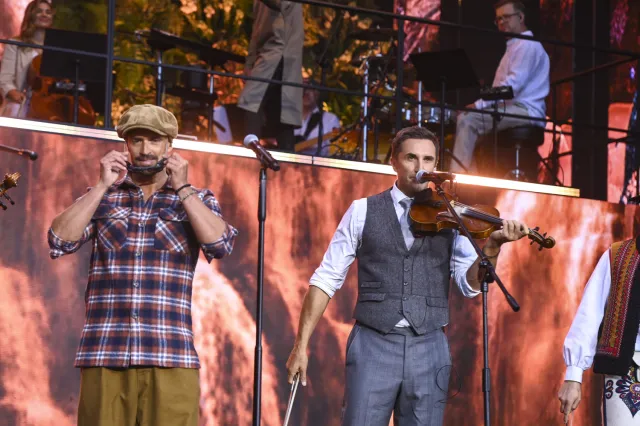 Sebastian i Stanisław Karpiel-Bułecka noszą to samo nazwisko, ale czy są braćmi?