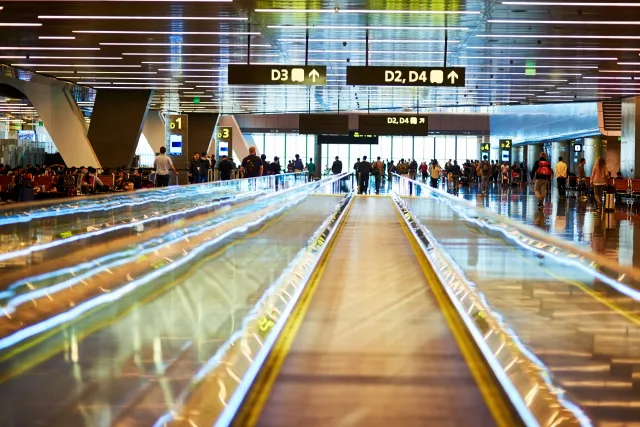 Na Bliskim Wschodzie wrze, odwołane loty. Takie prawa mają podróżni. Podpowiadamy