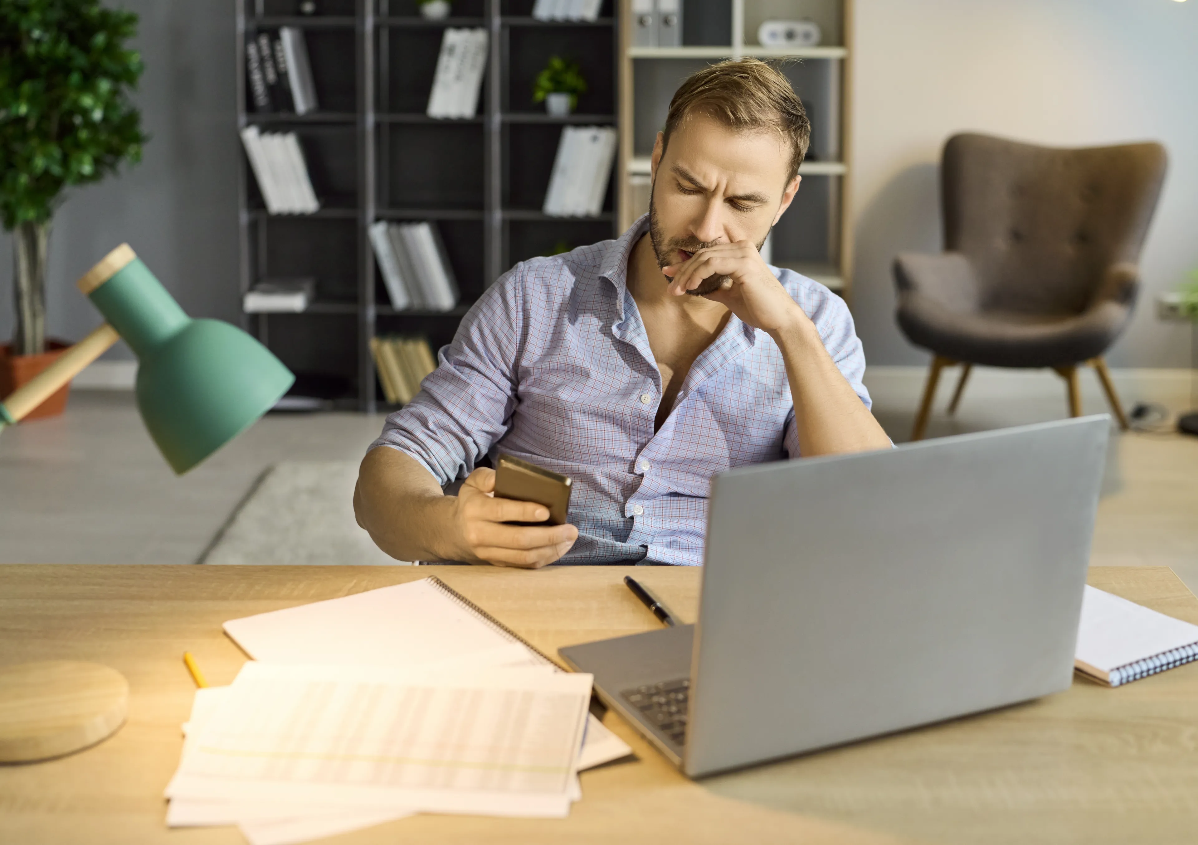 Samotność XXI wieku. Jak odnajdywać się w świecie płytkich, cyfrowych relacji [ROZMOWA]