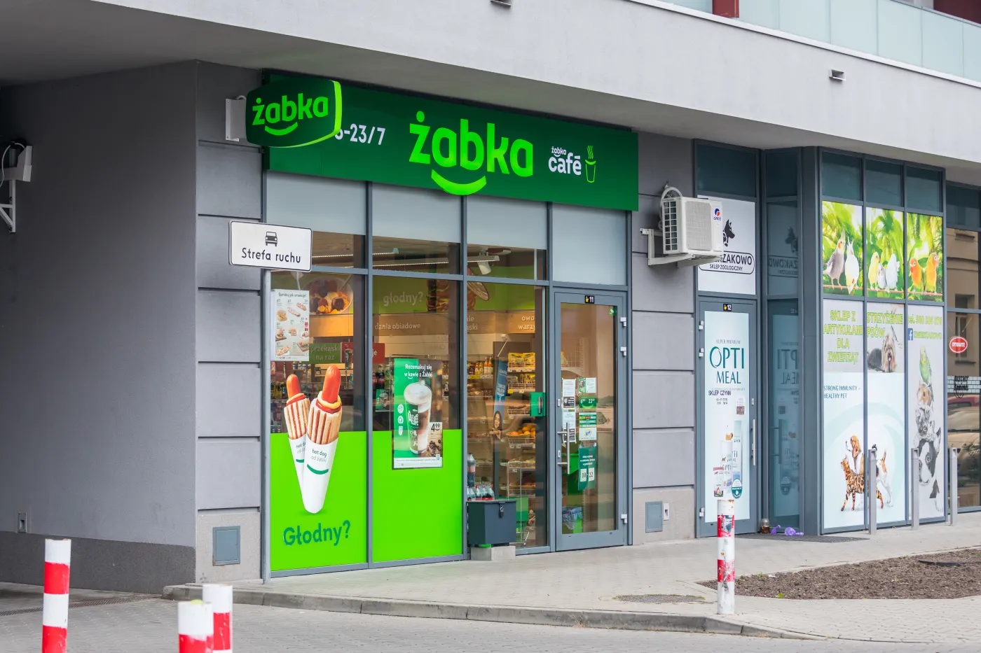 Warsaw,,Poland,-,April,2022:,Entrance,To,A,Zabka,Store