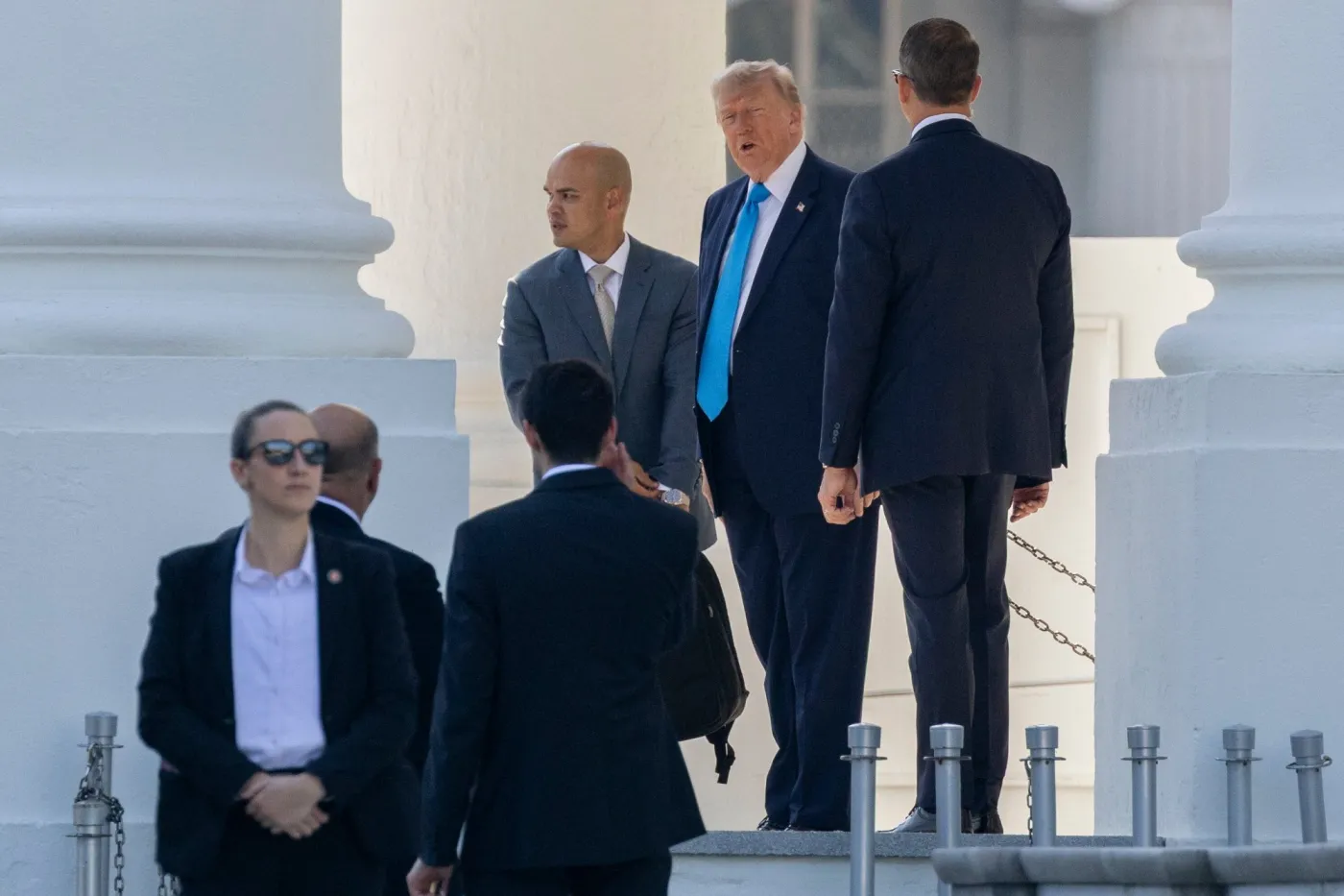 Trump znów mówi o ataku. Ceny ropy natychmiast poszły w górę