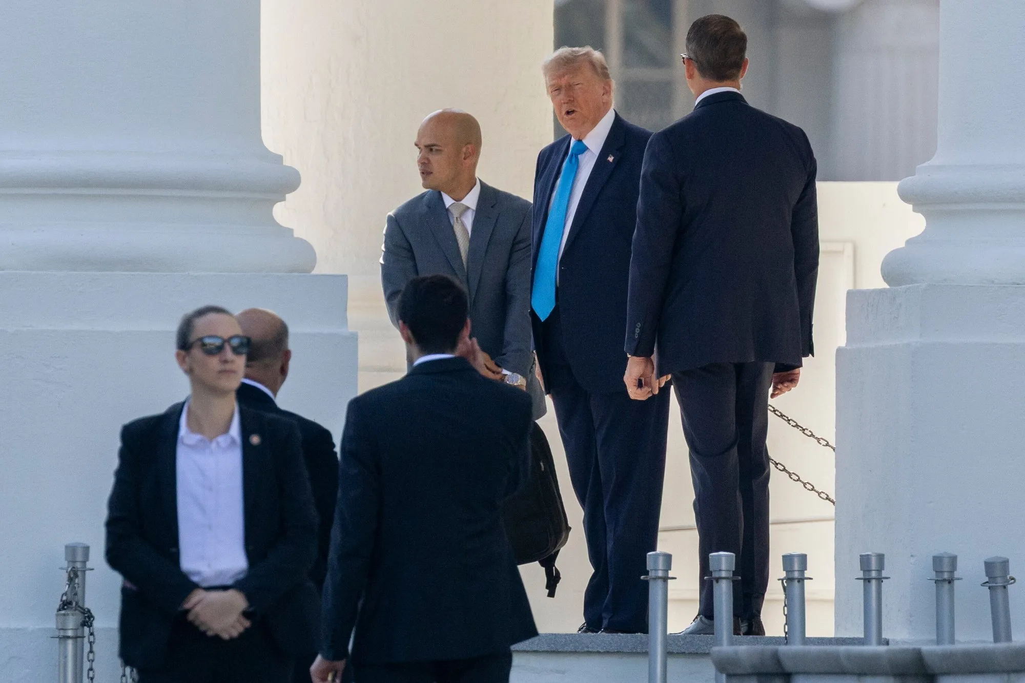 Trump znów mówi o ataku. Ceny ropy natychmiast poszły w górę
