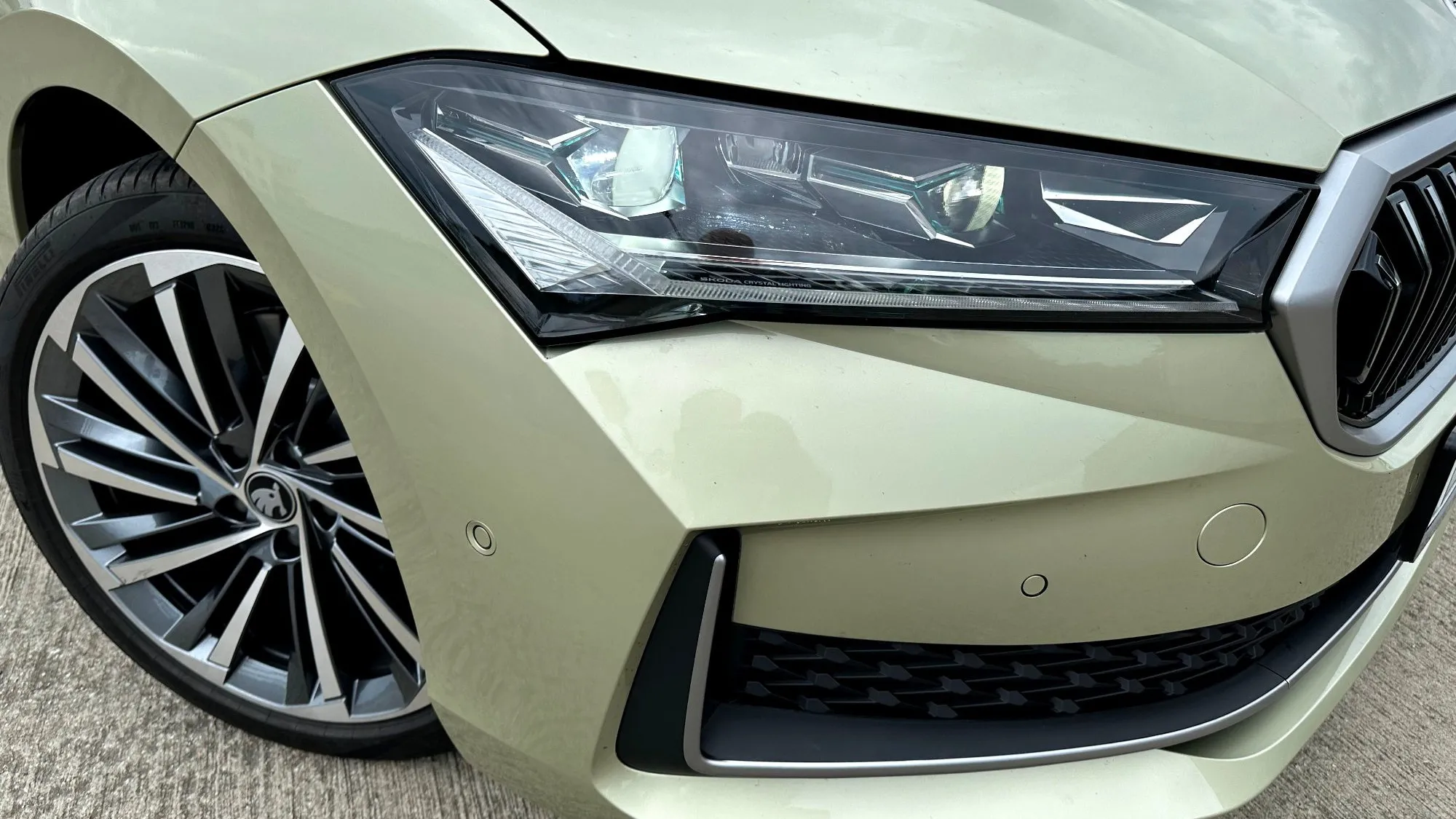 Nowa Skoda już w Polsce. Jest oszczędna, szybka i wygodna. Jaka cena?