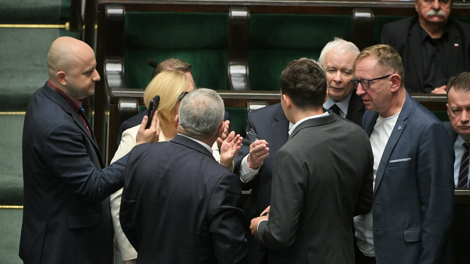 Tusk uderza w Kaczyńskiego: Traci panowanie nad PiS. Braun staje się liderem