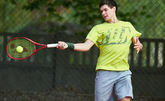 Światowy tenis stanął. Kamil Majchrzak mógł wyleczyć kontuzję