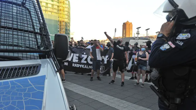 Hajlowanie w Katowicach. Będzie kara dla uczestnika marszu anty-LGBT [WIDEO]