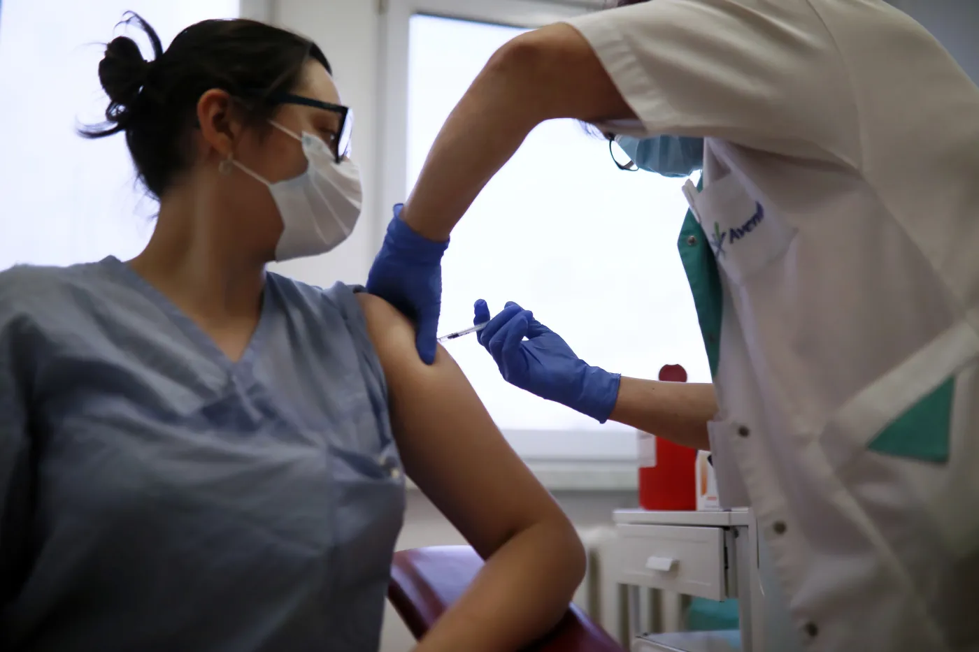 Służba zdrowia szczepi się opornie. Trudno mówić o sukcesie