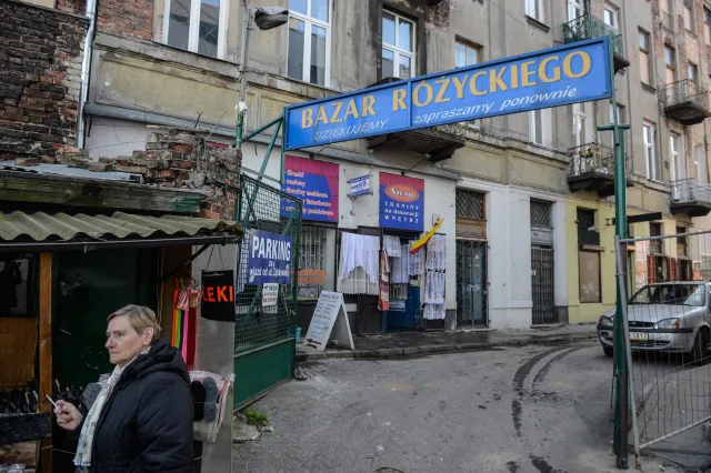Historia warszawskiego Bazaru Różyckiego w opowieściach kupców i klientów