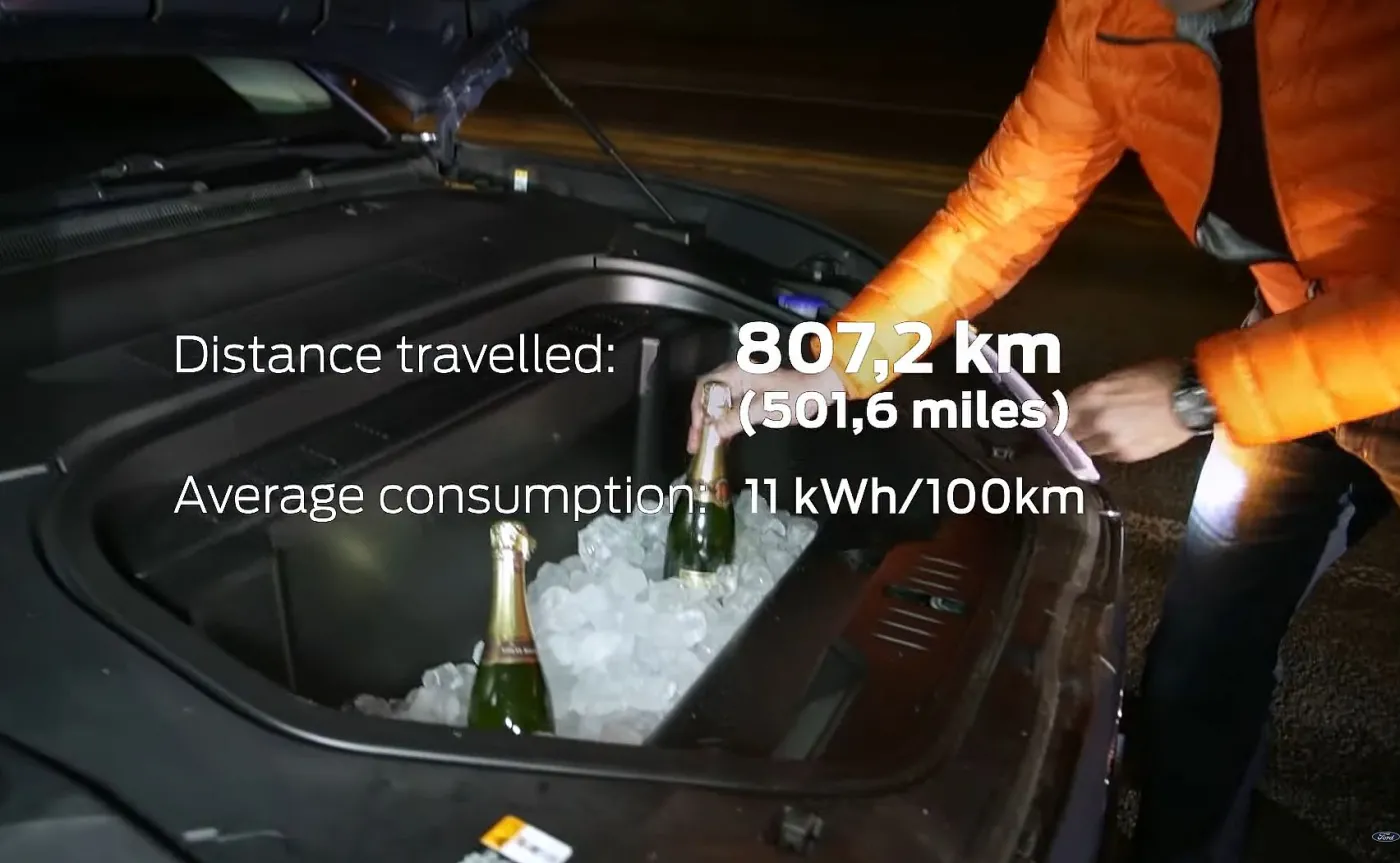 ford-mustang-mache-przejechal-ponad-807-km-na-jednym-ladowaniu-37271282.jpg