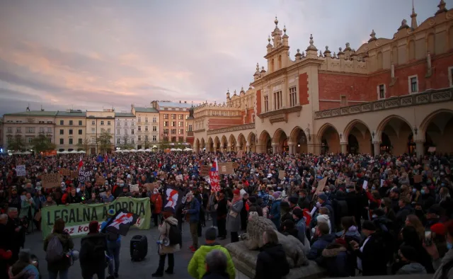 Nie ustają protesty po śmierci Izabeli z Pszczyny. "Mówimy nie dla władzy, która źle traktuje kobiety"