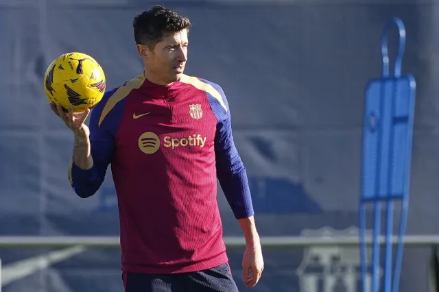 Robert Lewandowski prosił Xaviego, by został w Barcelonie