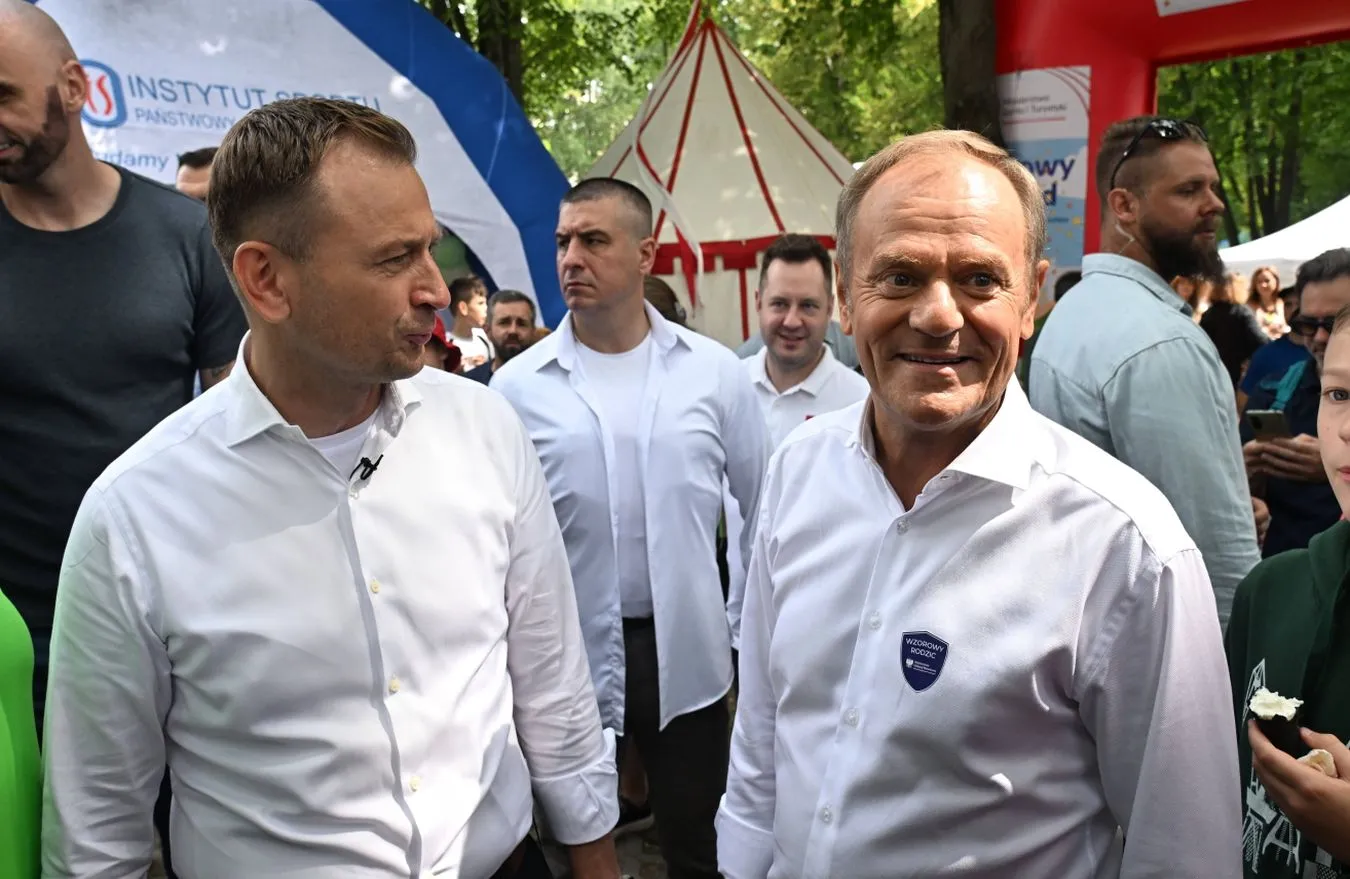 Donald Tusk, Sławomir Nitras, Marcin Gortat