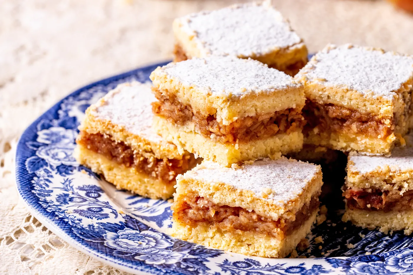 Bardzo prosta szarlotka. Przepis od siostry Anastazji