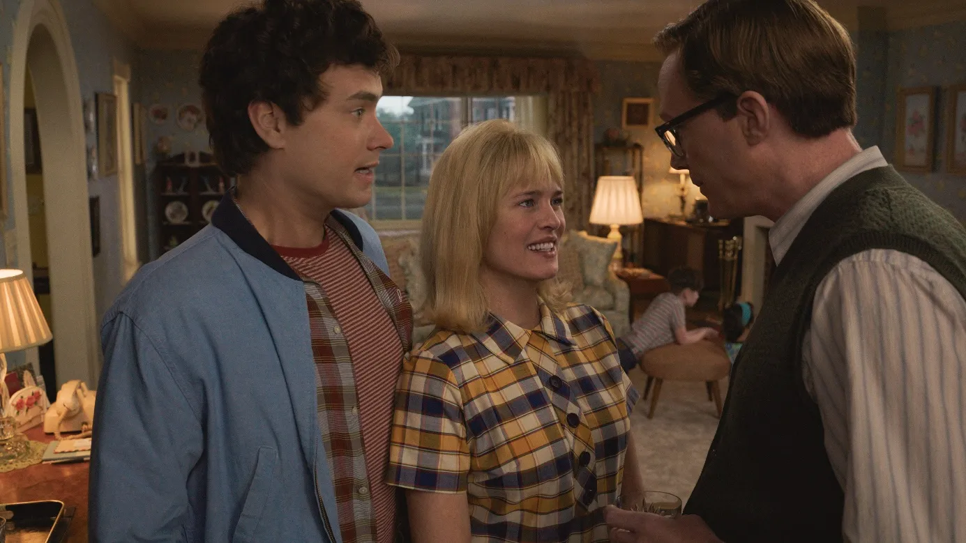 Tom Hanks, Robin Wright i Paul Bettany w filmie "Here. Poza czasem"