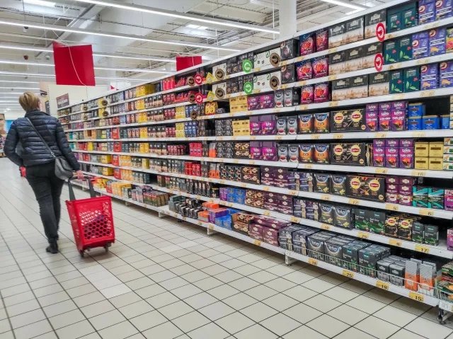 GIS wycofuje ze sklepów popularną herbatę. Oto co w niej wykryto