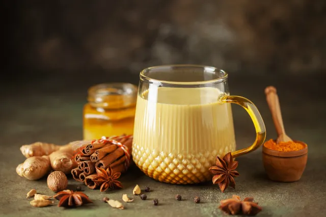 "Złote latte" - co to takiego? Ten składnik pomaga w odchudzaniu i polepsza samopoczucie!