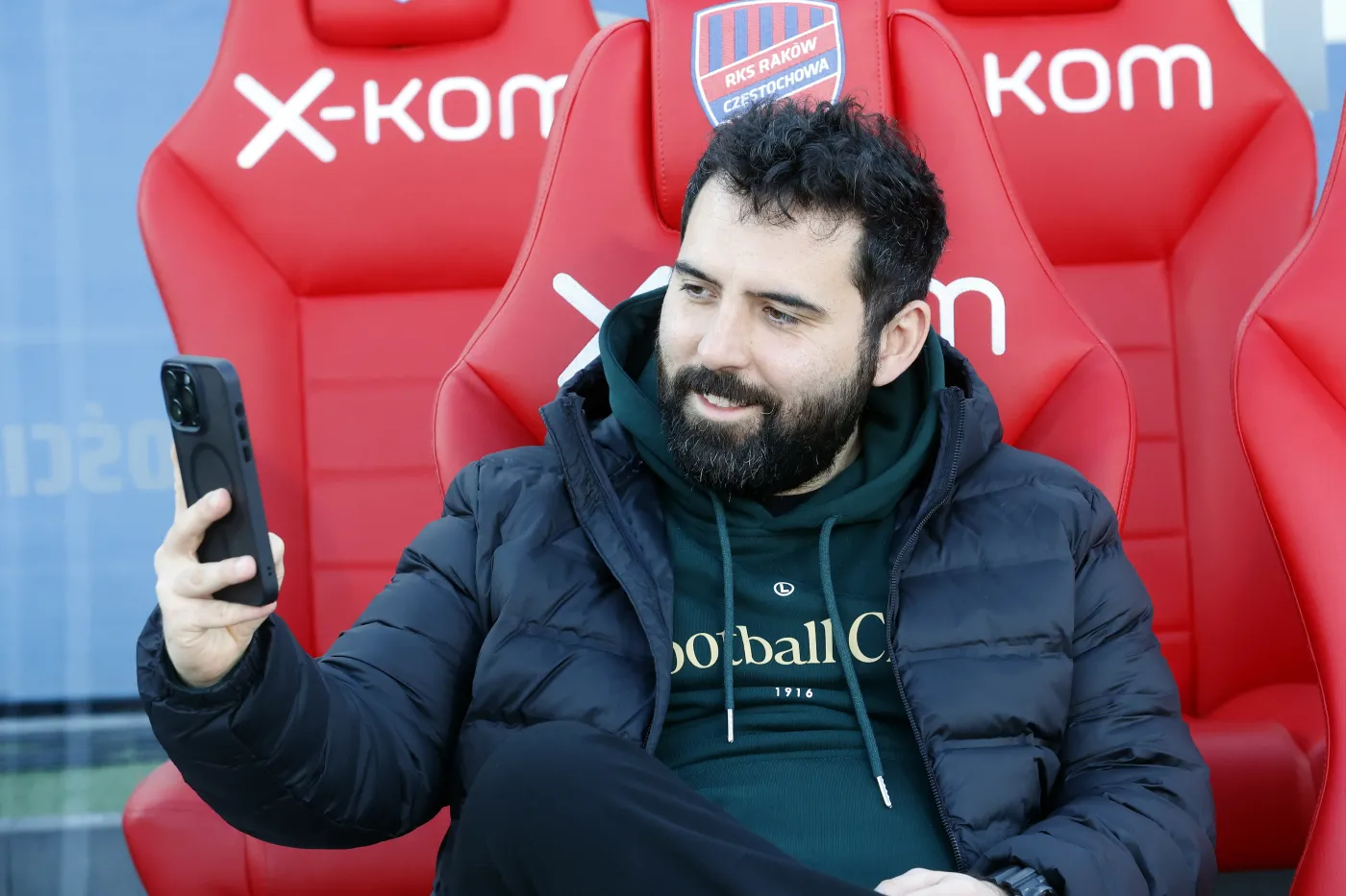 Legia Warszawa w czarnej dziurze. "Nie ma kto zwolnić Goncalo Feio"