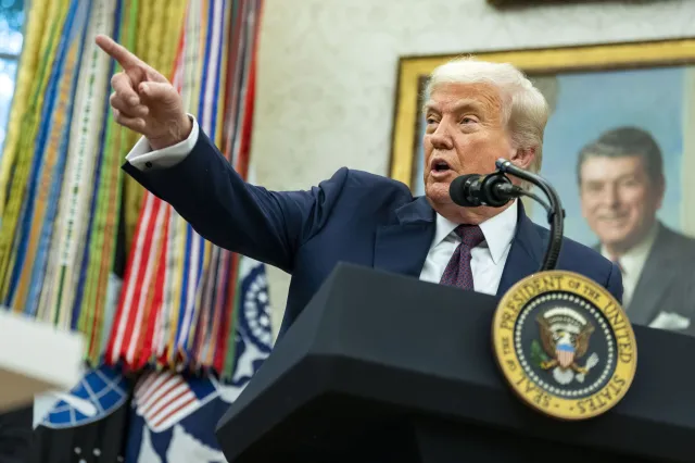 Trump uderza cłami w 70 państw. Rekordowe taryfy wchodzą w życie