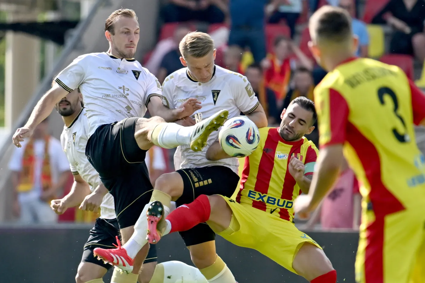 Korona Kielce wygrała trzeci mecz z rzędu. Błanik bohaterem meczu