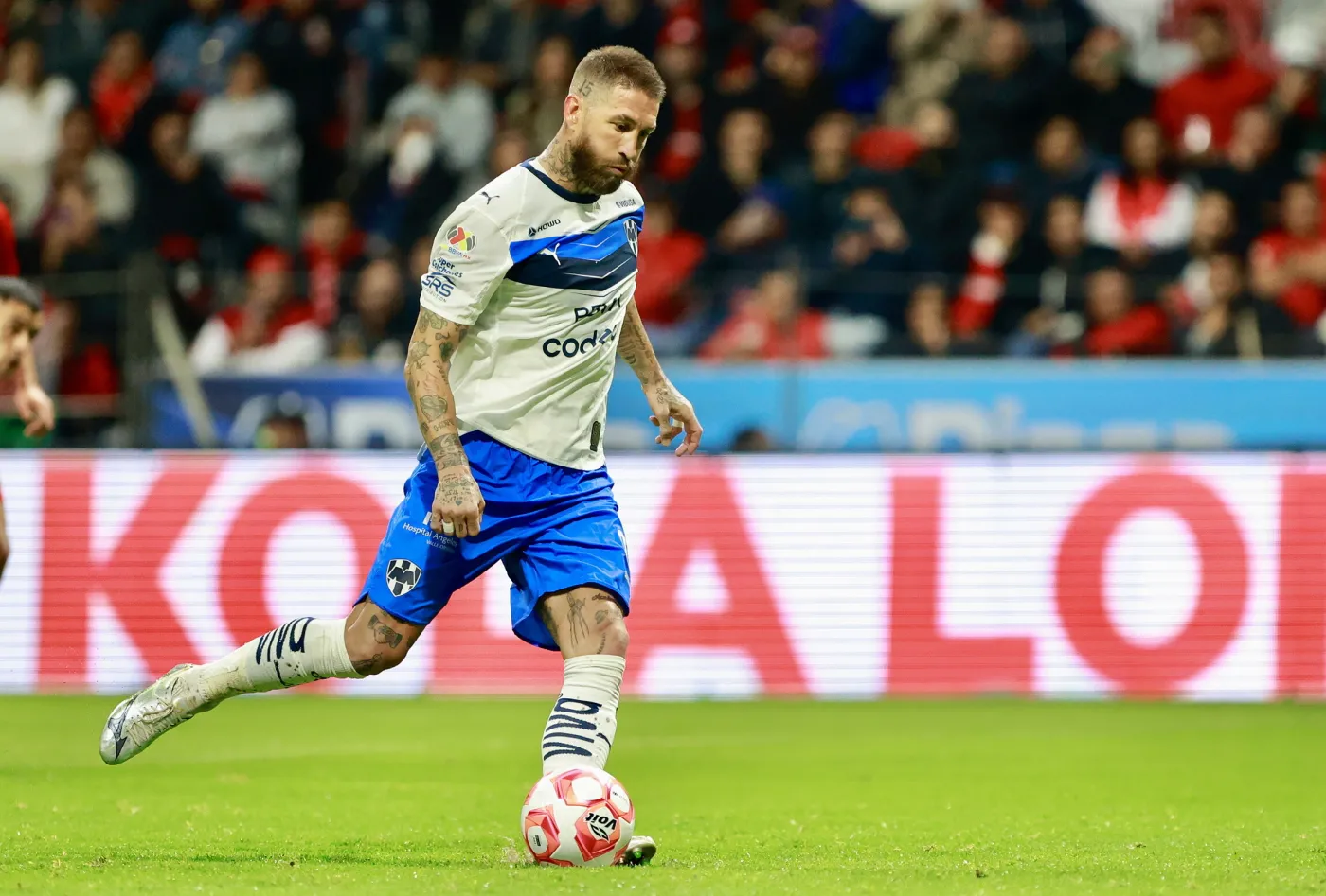 Sergio Ramos chciał ośmieszyć bramkarza. Sam się skompromitował