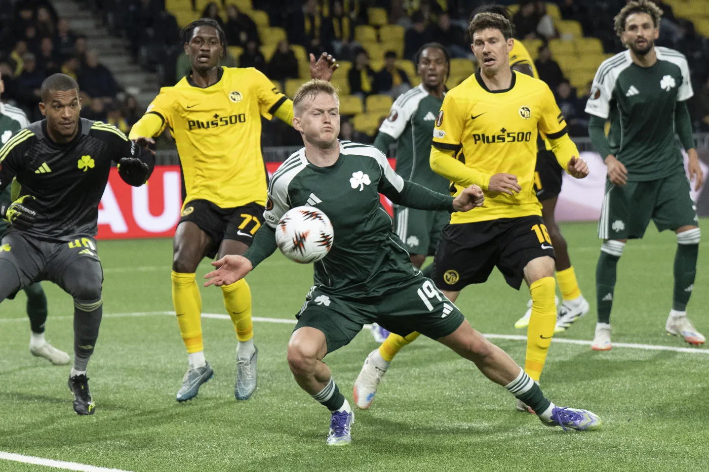 Liga Europy. Świderski strzelił gola, Skorupski obronił rzut karny