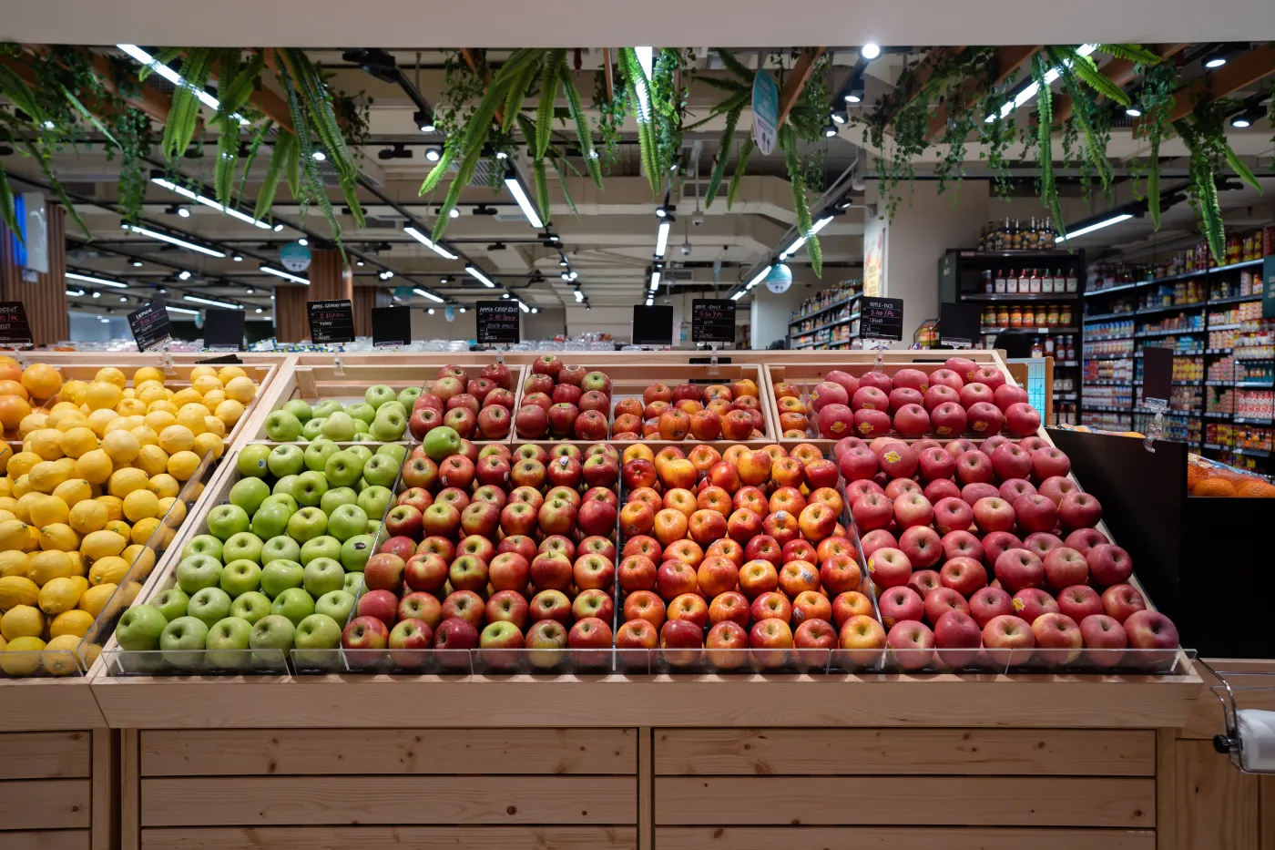 Klienci, którzy kupili owoce, mogą zwrócić je każdym sklepie sieci 