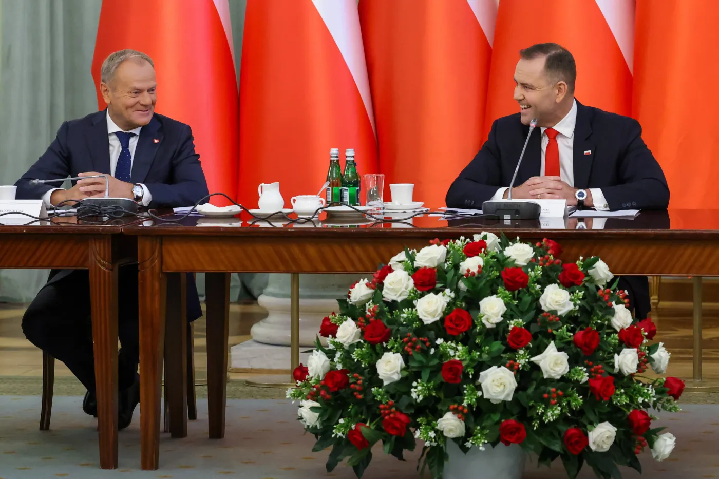 Nawrocki wygrywa z Tuskiem?! Nowy sondaż to policzek dla premiera