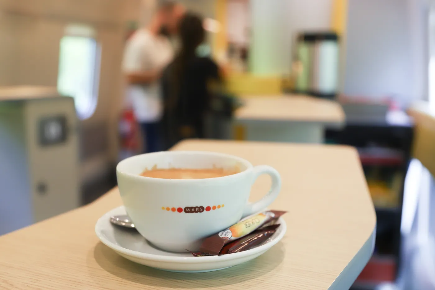 Wagony WARS znikną z pociągów? PKP ma rozwiązanie, które budzi kontrowersje