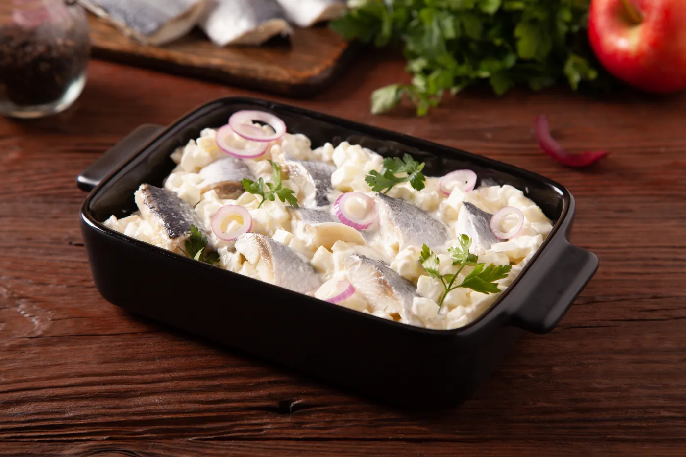 Śledzie biskupie. Tak ten przysmak robi znakomity Remigiusz Rączka. Na Wielki Post idealne