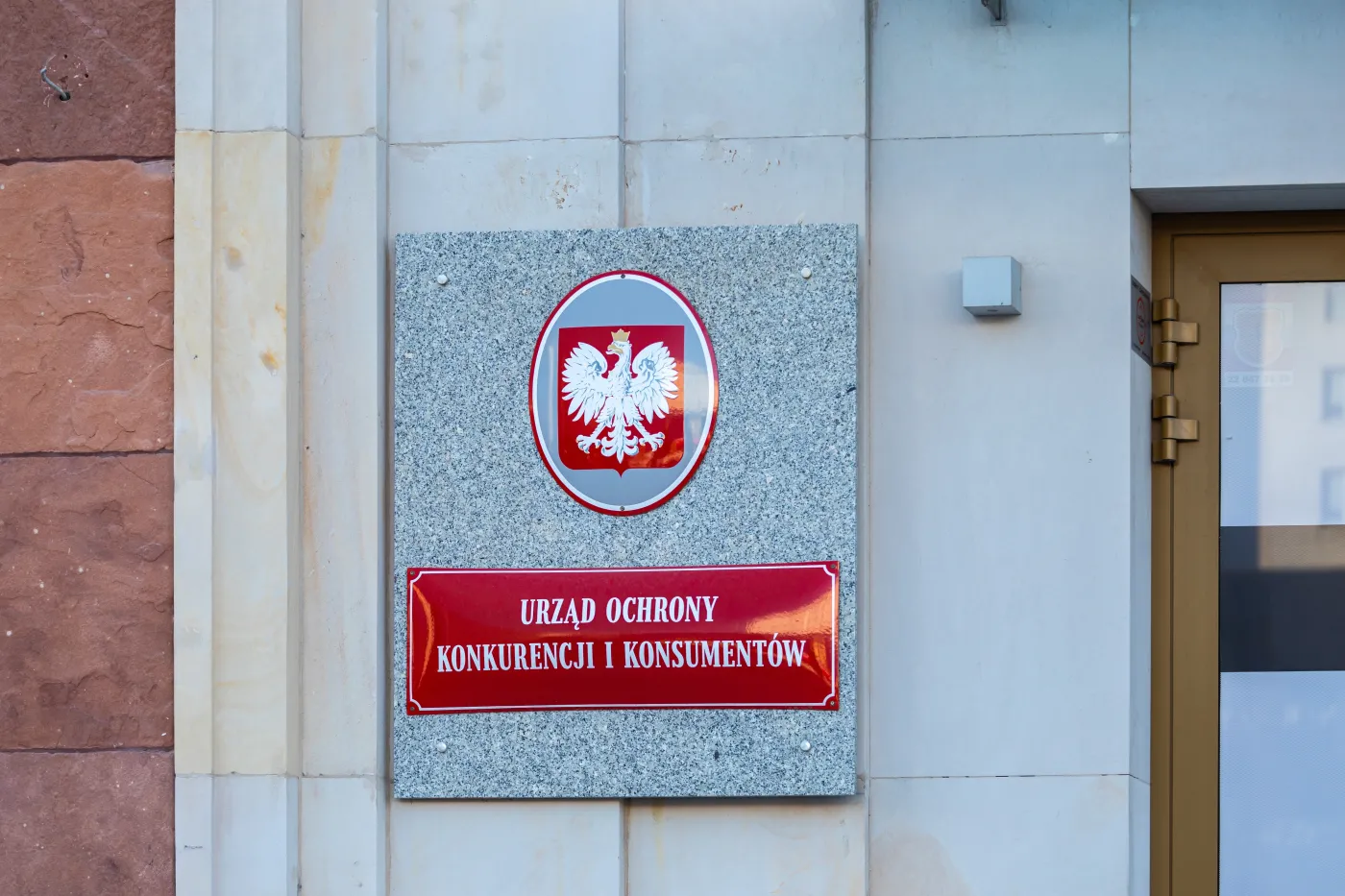 Wielomilionowa kara dla Orange. UOKiK zarzuca operatorowi m.in. pobieranie bezprawnych opłat