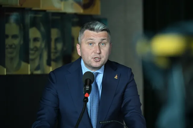 Afera Zondacrypto. Piesiewicz powiedział, kiedy PKOl zerwie umowę