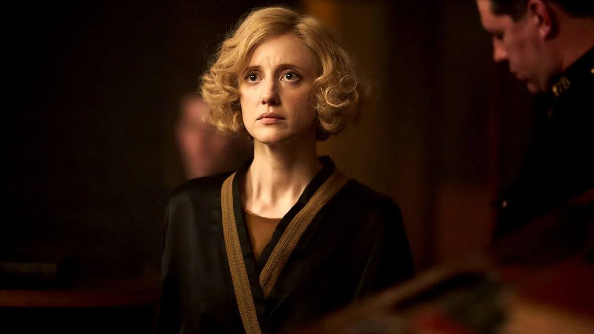 Andrea Riseborough w serialu "Agatha Christie: Świadek oskarżenia"