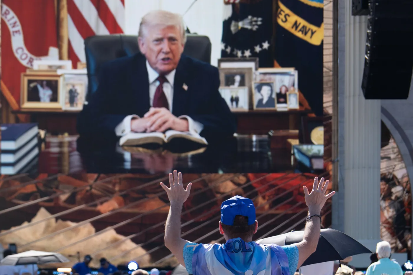 Donald Trump wirtualnie na uroczystości zawierzenia Ameryki Bogu