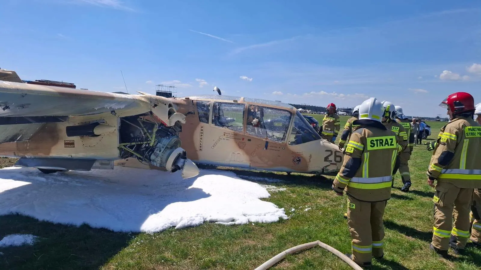 Groźny incydent na Antidotum Airshow w Lesznie. Samolot osiadł bez podwozia