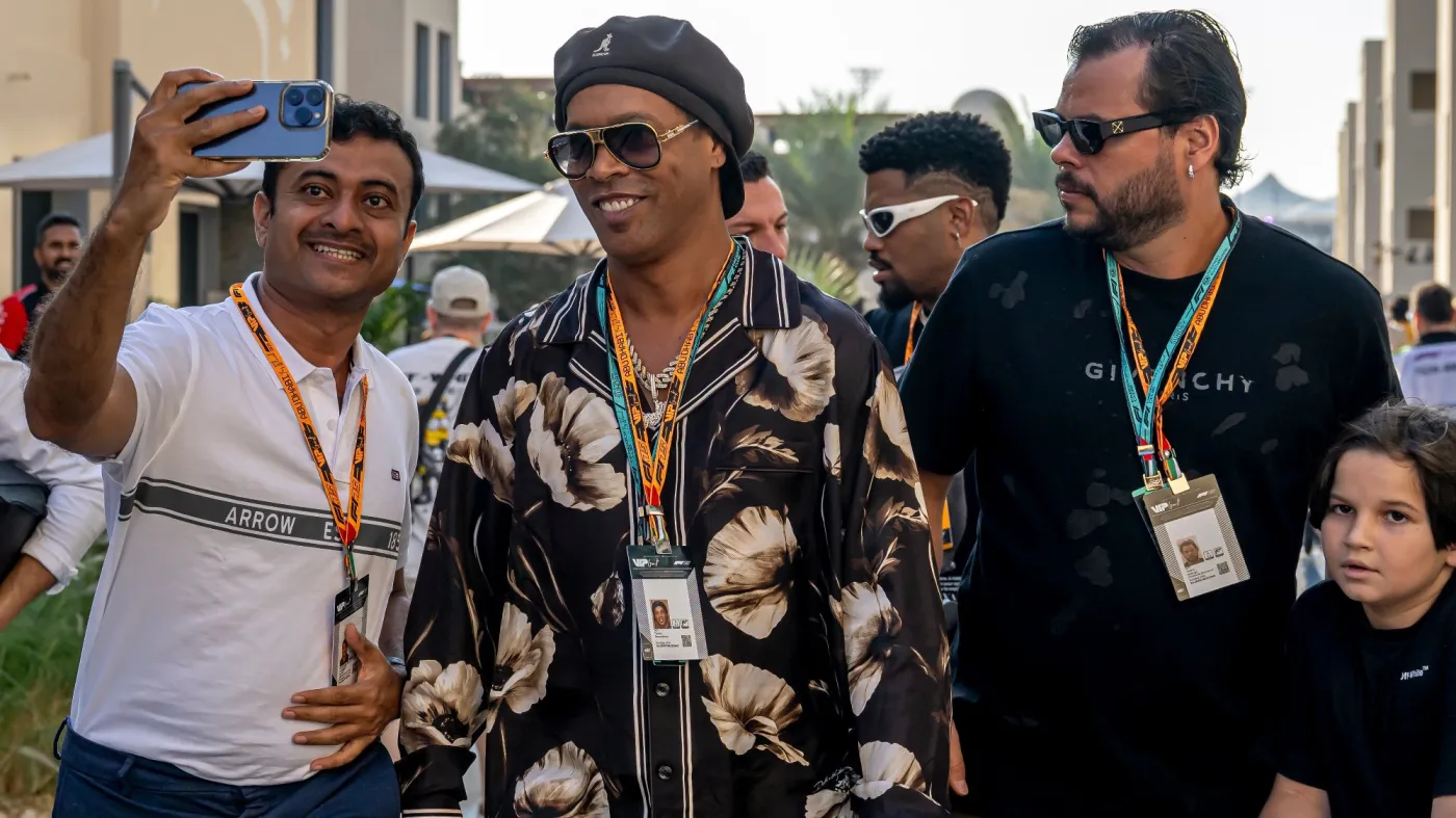 Ronaldinho wraca z emerytury. Wiadomo, w jakim klubie będzie grał