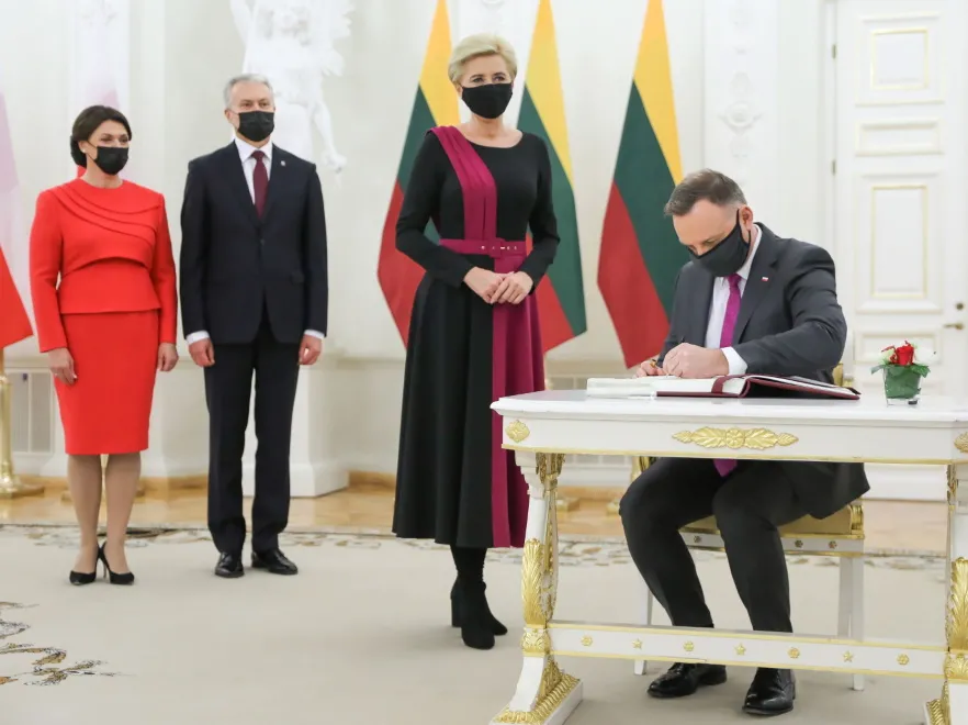 Pierwsza dama Litwy dała popalić Agacie Dudzie w pojedynku na stylizacje. Która z nich wygrała? FOTO