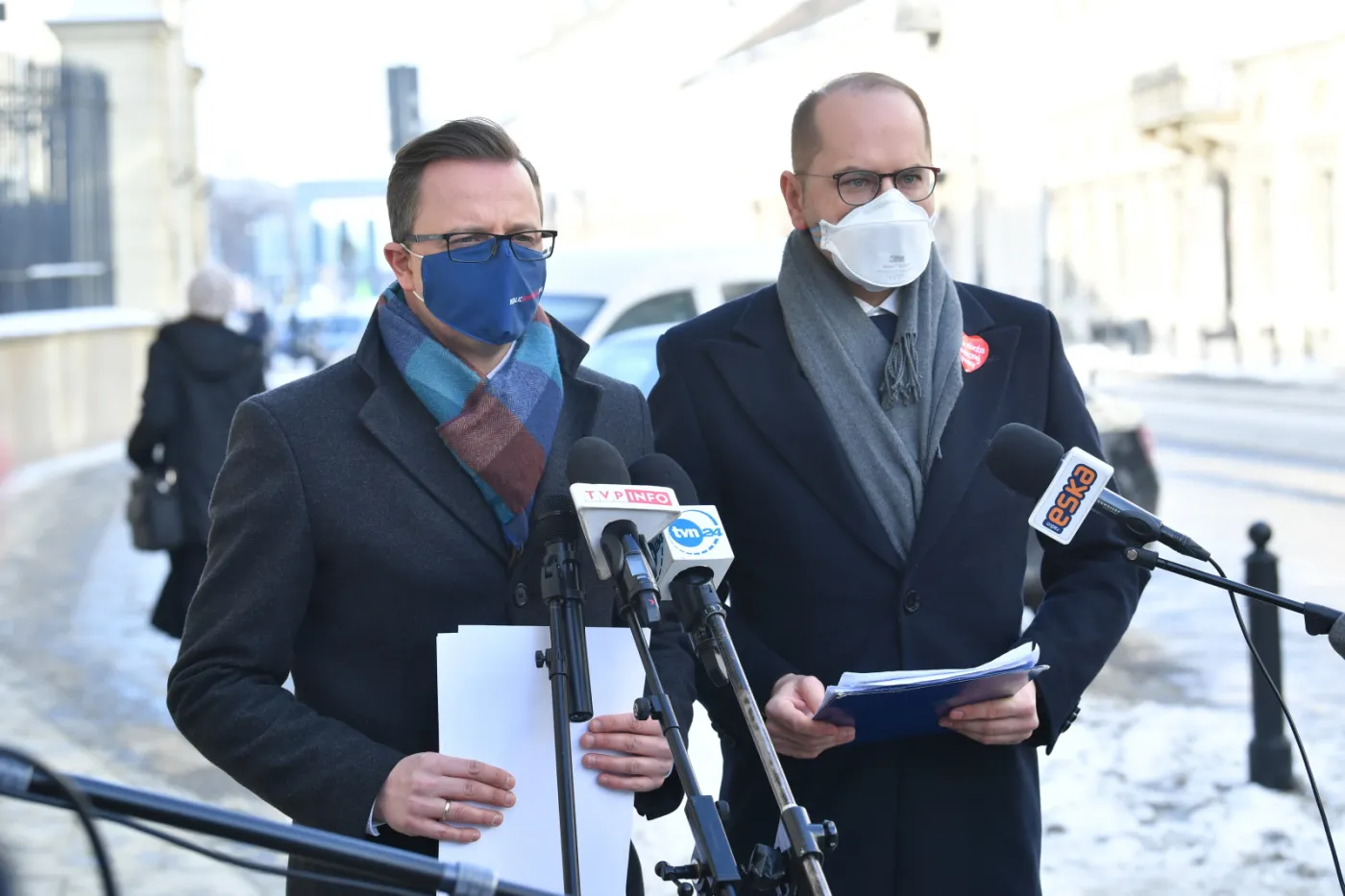 Śledztwo ws. zakupu respiratorów. KO pyta Ziobrę o Kaczyńskiego