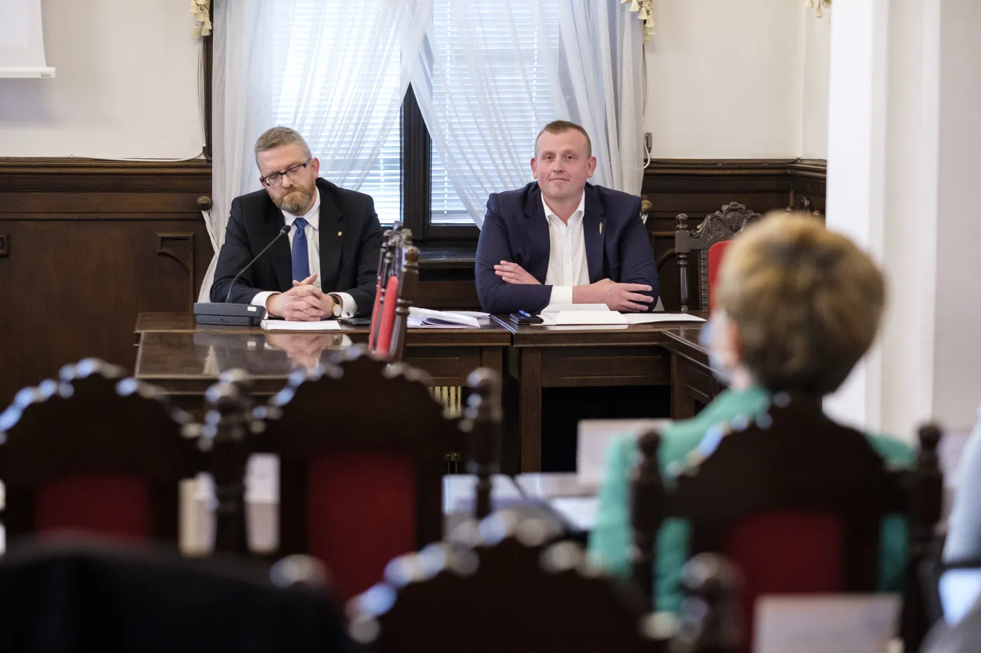 Przerwano nadzwyczajną sesję rady Rzeszowa. Poseł Braun nie chciał założyć maseczki