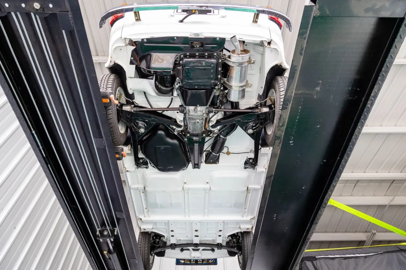 fiat-126p-ktorego-dostal-tom-hanks-sprzedany-za-niemal-360-tys-zl-37397649.jpg