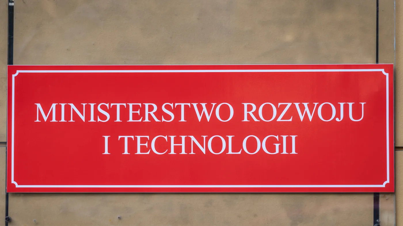 Ministerstwo Rozwoju i Technologii gmach siedziba budynek tabliczka Warszawa