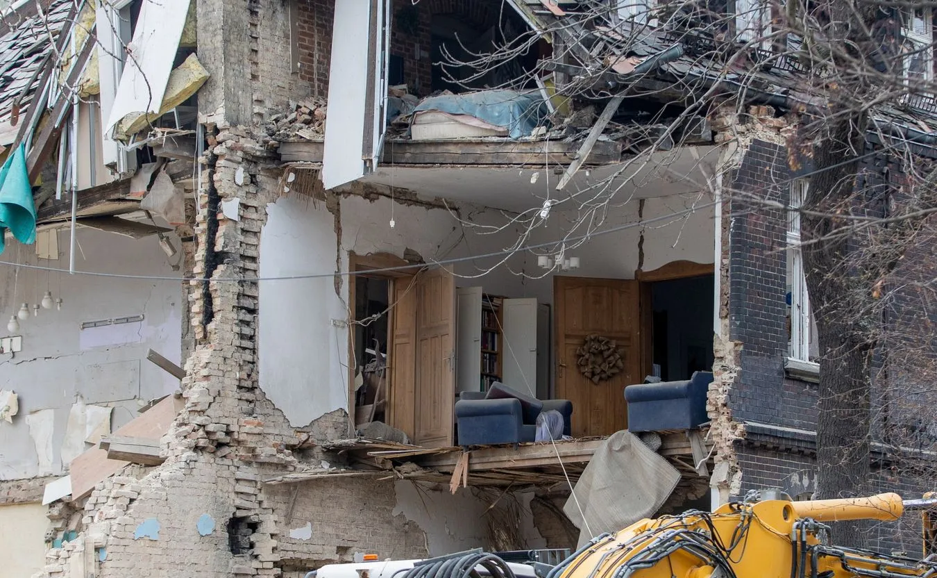 prace na miejscu wybuchu