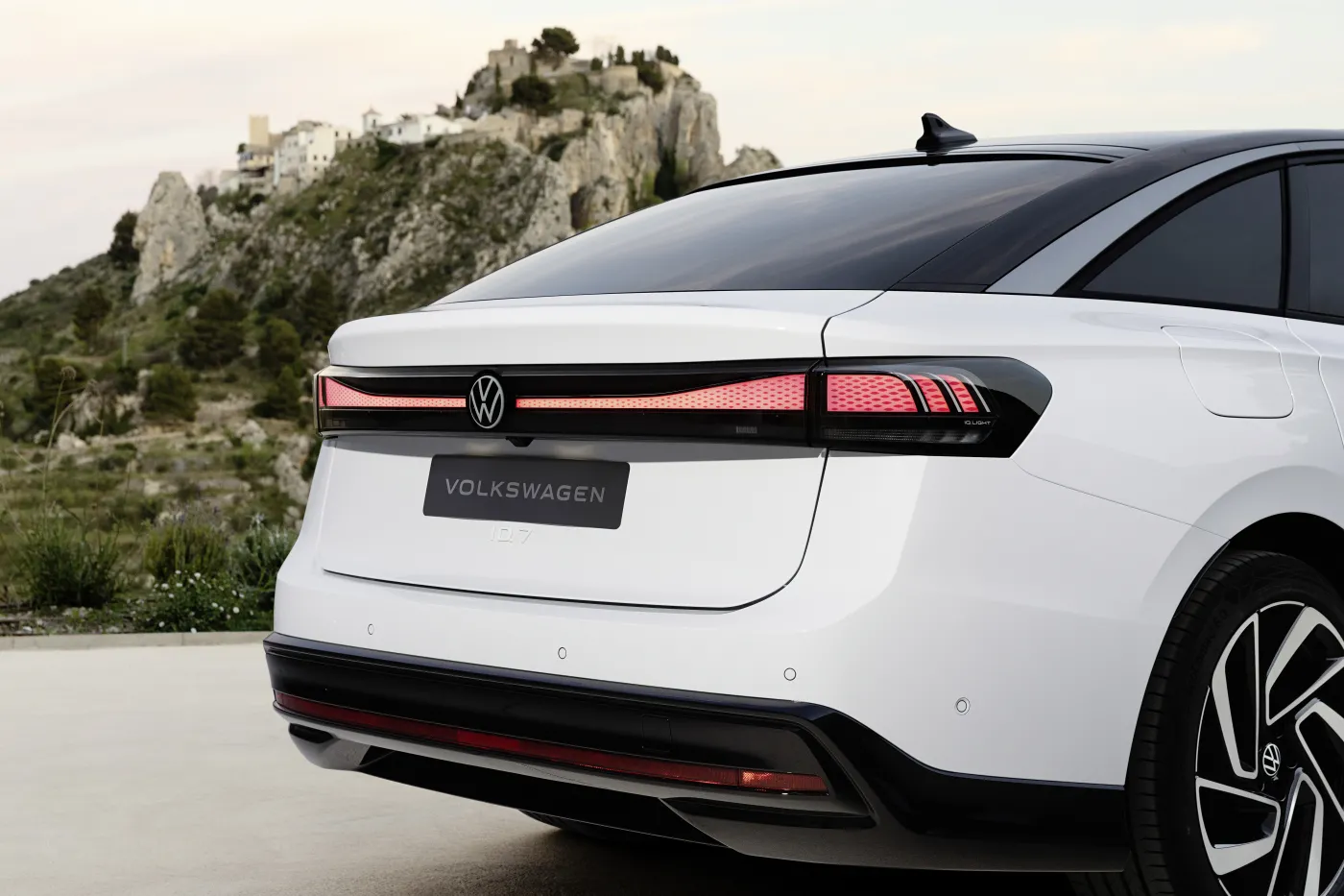 volkswagen-id7-ma-700-km-zasiegu-a-to-dopiero-poczatek-informacji-37773584.jpg