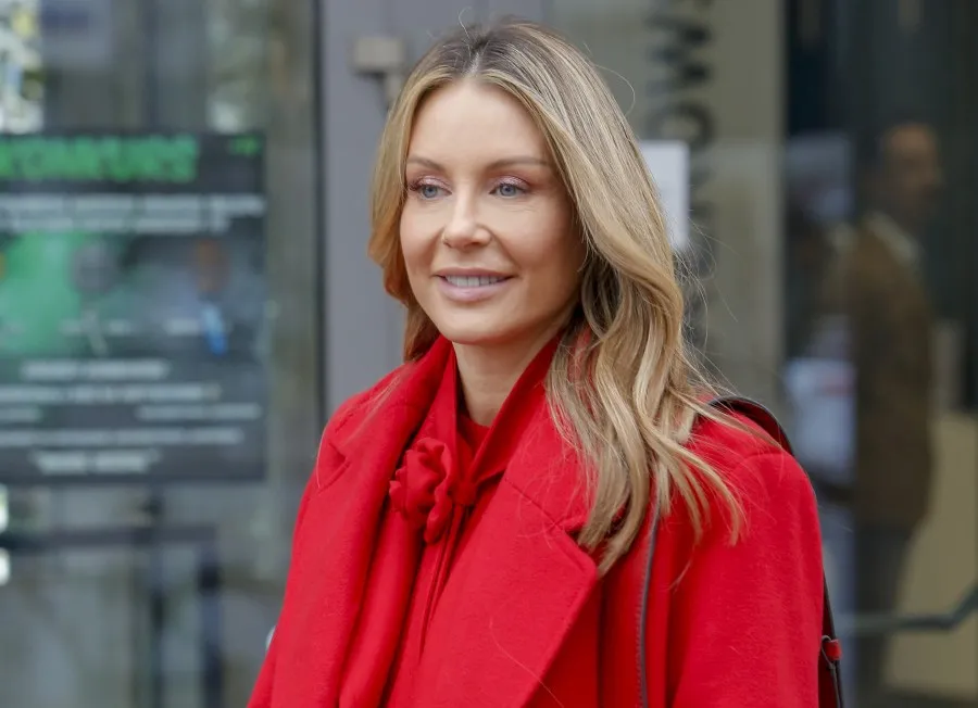 Małgorzata Rozenek-Majdan zachwyciła fanów. Jej czerwona stylizacja to prawdziwy hit zimy [FOTO]