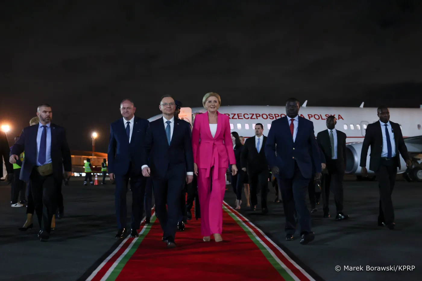 01-andrzej-agata-duda-przylot-nairobii-kenia-20240204-mb2-2493(1)-38080406.jpg