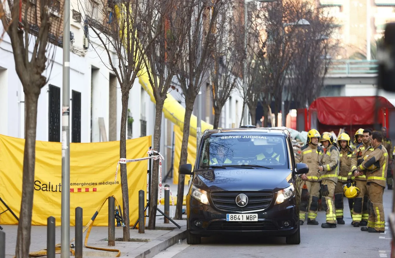 Barcelona. Zawalił się pięciopiętrowy budynek. Trzy osoby zginęły